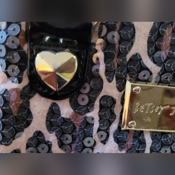 BETSEY JOHNSON  wristlet wallet - Picture 4 of 9